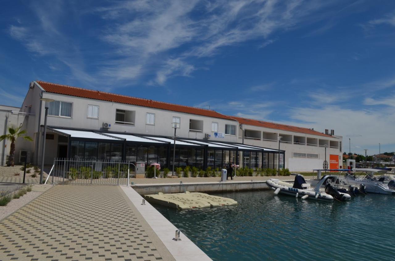 Apartments Pirovcanka Pirovac Kültér fotó