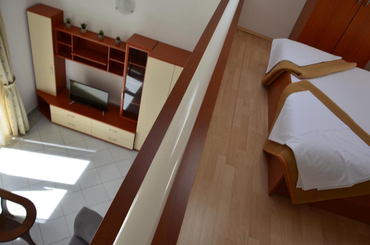 Apartments Pirovcanka Pirovac Kültér fotó