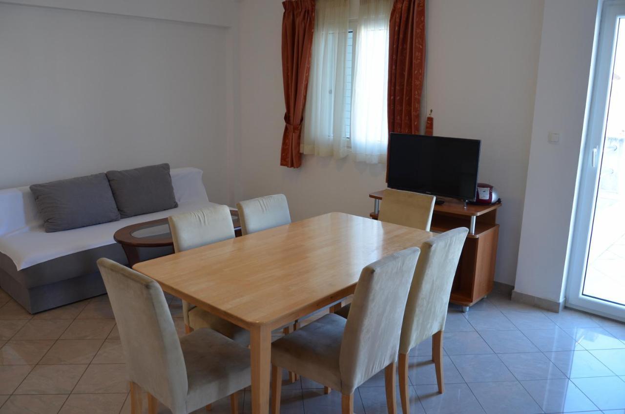 Apartments Pirovcanka Pirovac Kültér fotó