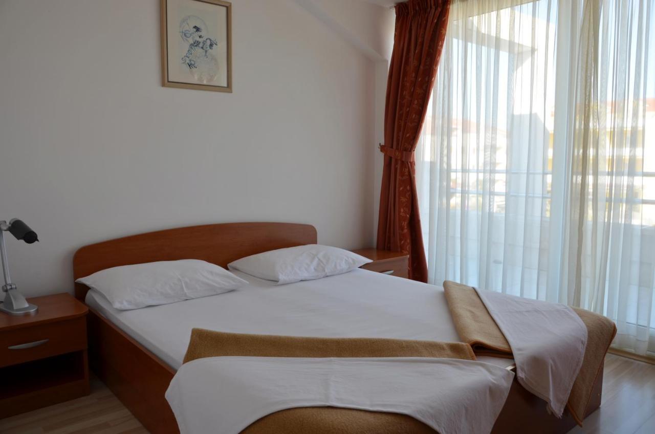 Apartments Pirovcanka Pirovac Kültér fotó