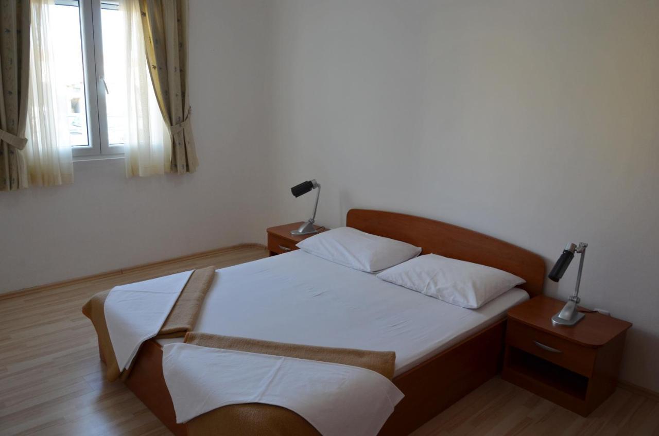 Apartments Pirovcanka Pirovac Kültér fotó
