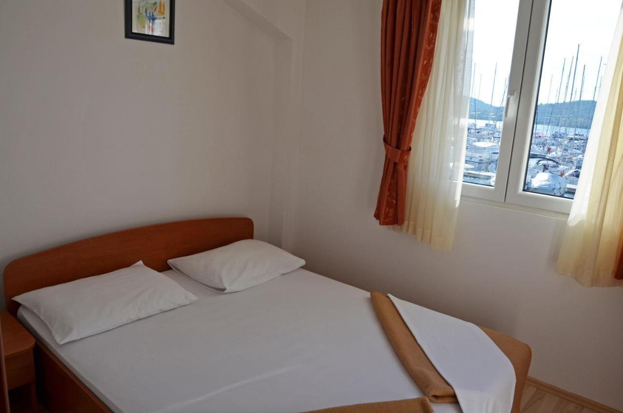 Apartments Pirovcanka Pirovac Kültér fotó