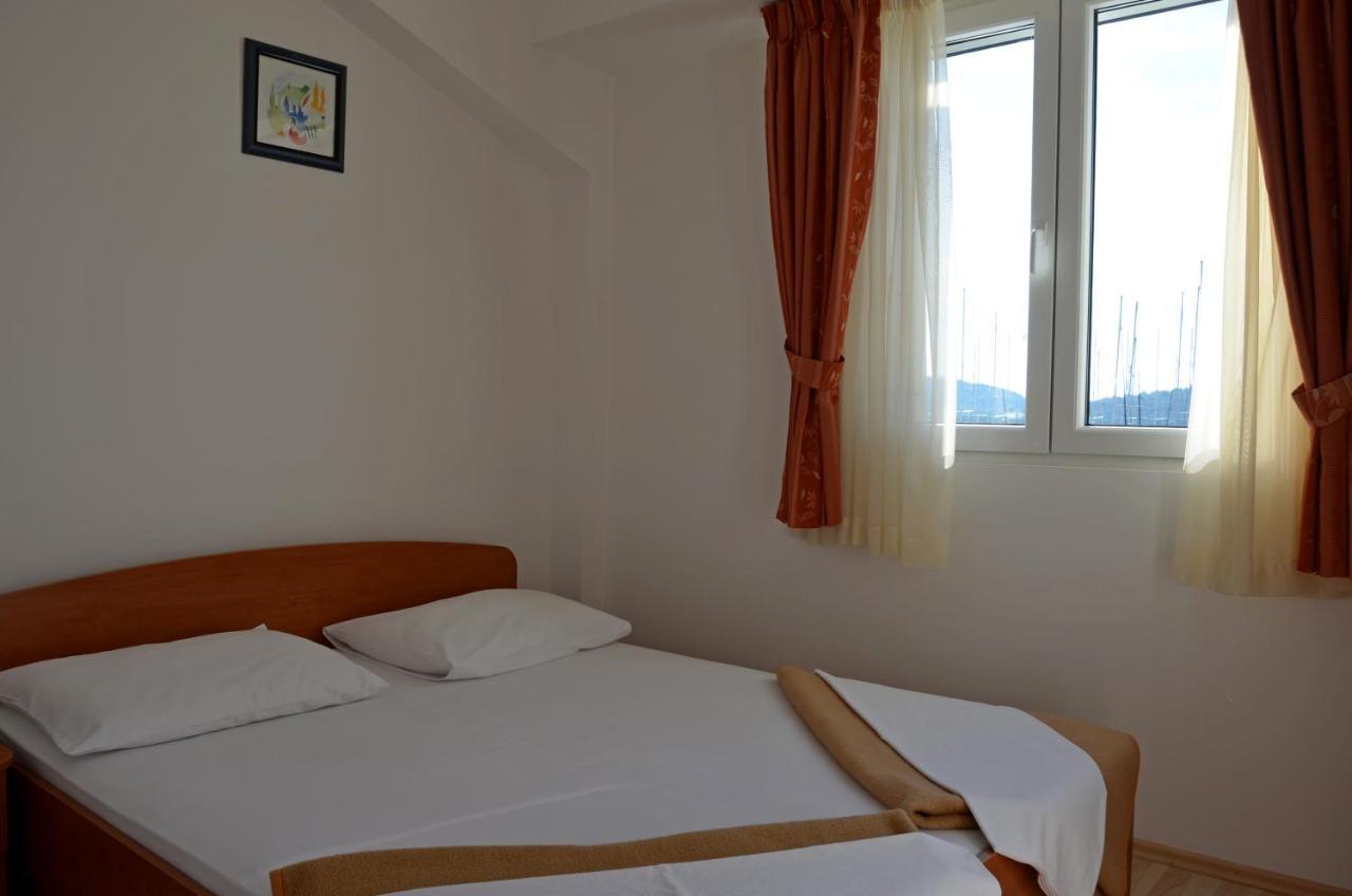 Apartments Pirovcanka Pirovac Kültér fotó